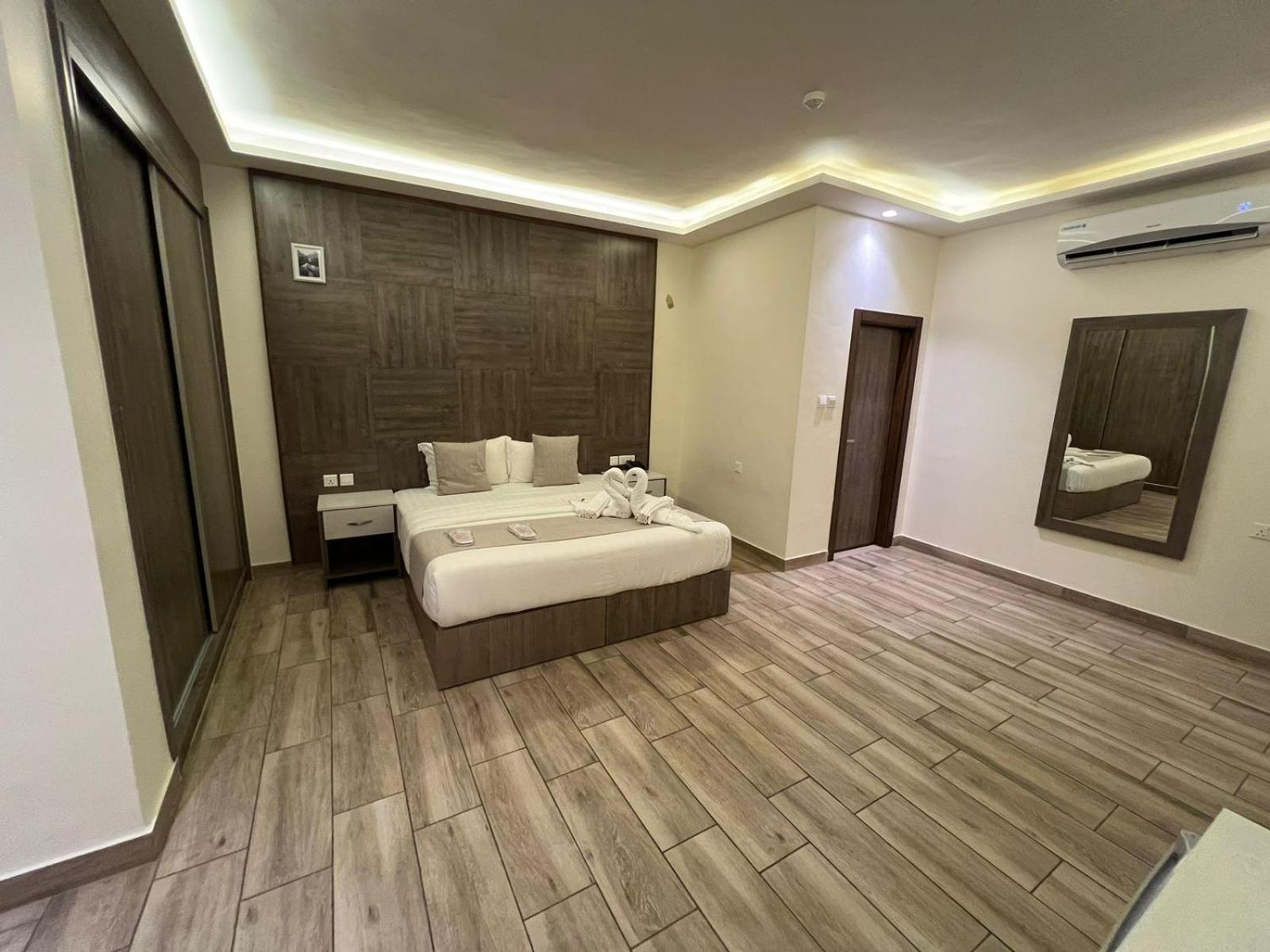 Sky Hotel Akaba Eksteriør bilde