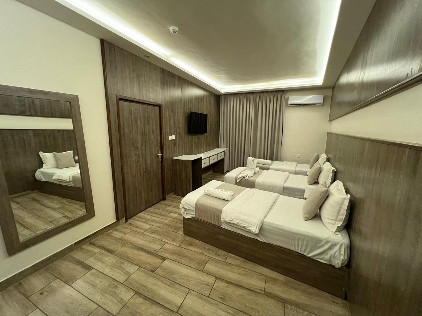 Sky Hotel Akaba Eksteriør bilde