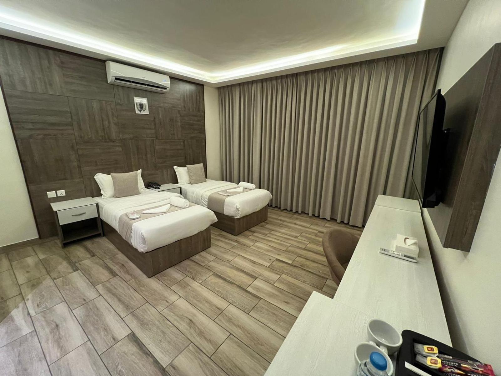 Sky Hotel Akaba Eksteriør bilde
